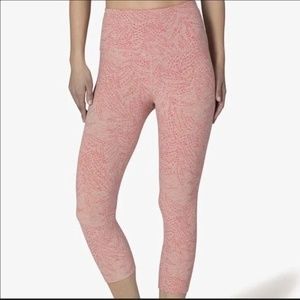 Beyond Yoga Jungle Fern Spacedye High Waisted Capri Leggings SMALL